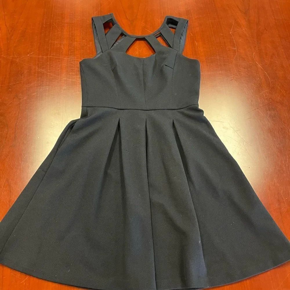 Betsey Johnson Black Caged Front Skater Mini Dress sz 6 EUC